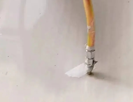 太康瓷砖空鼓维修公司专业解答在瓷砖铺贴过程中，如果使用的砂料过粗（如全部使用了粗砂），可能会导致以下问题